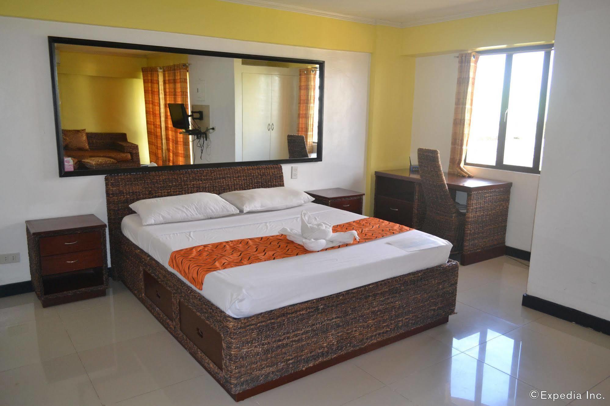 Sdr Serviced Apartments Cebu Stadt Exterior foto